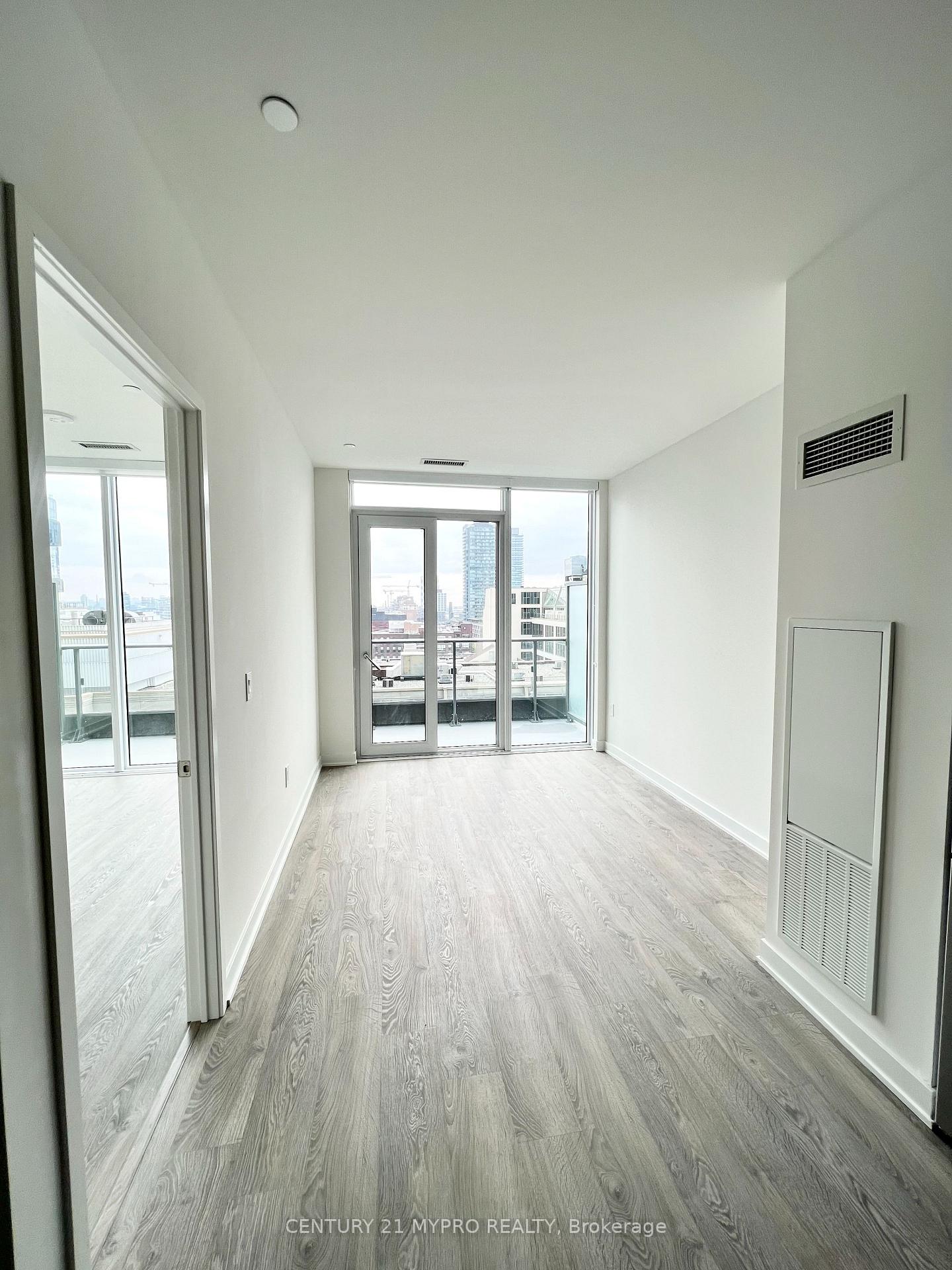 60-princess-street-toronto-ontario-c12880880