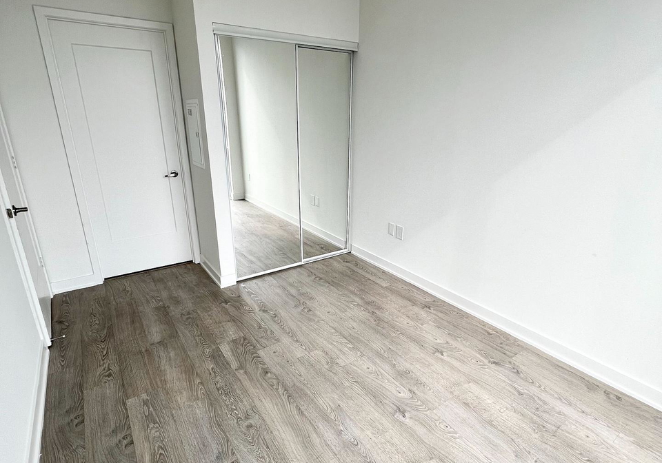 60-princess-street-toronto-ontario-c12880880
