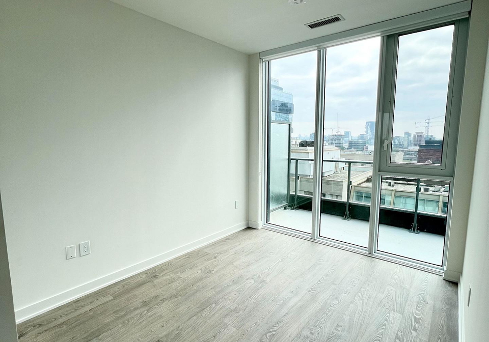 60-princess-street-toronto-ontario-c12880880