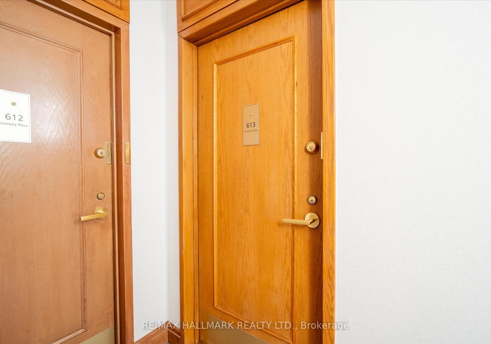24-wellesley-street-w-toronto-ontario-c12881936