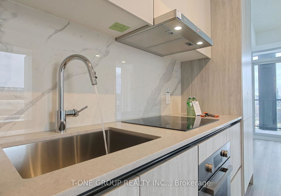 180-front-street-e-toronto-ontario-c12882468