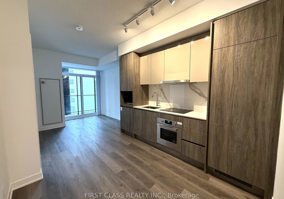 180-front-street-e-toronto-ontario-c12882958