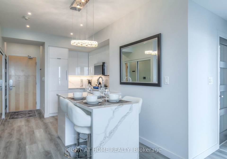 65-bremner-boulevard-toronto-ontario-c12882978