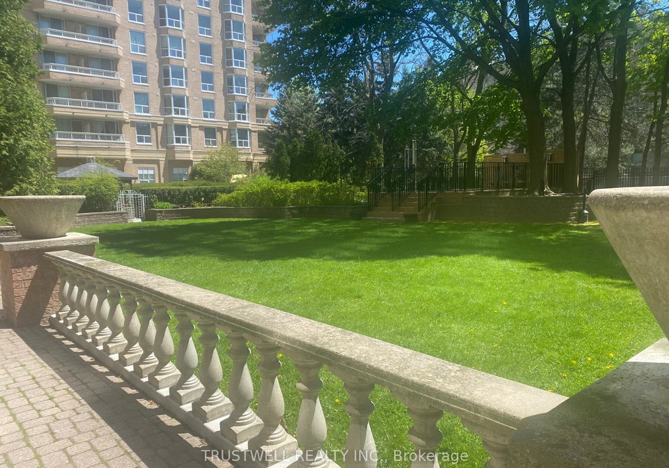 21-overlea-boulevard-east-york-ontario-c12883094