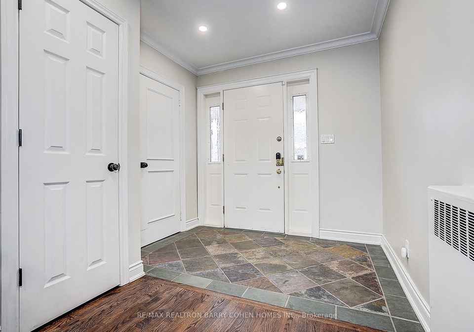 19-lower-links-road-north-york-ontario-c12883288
