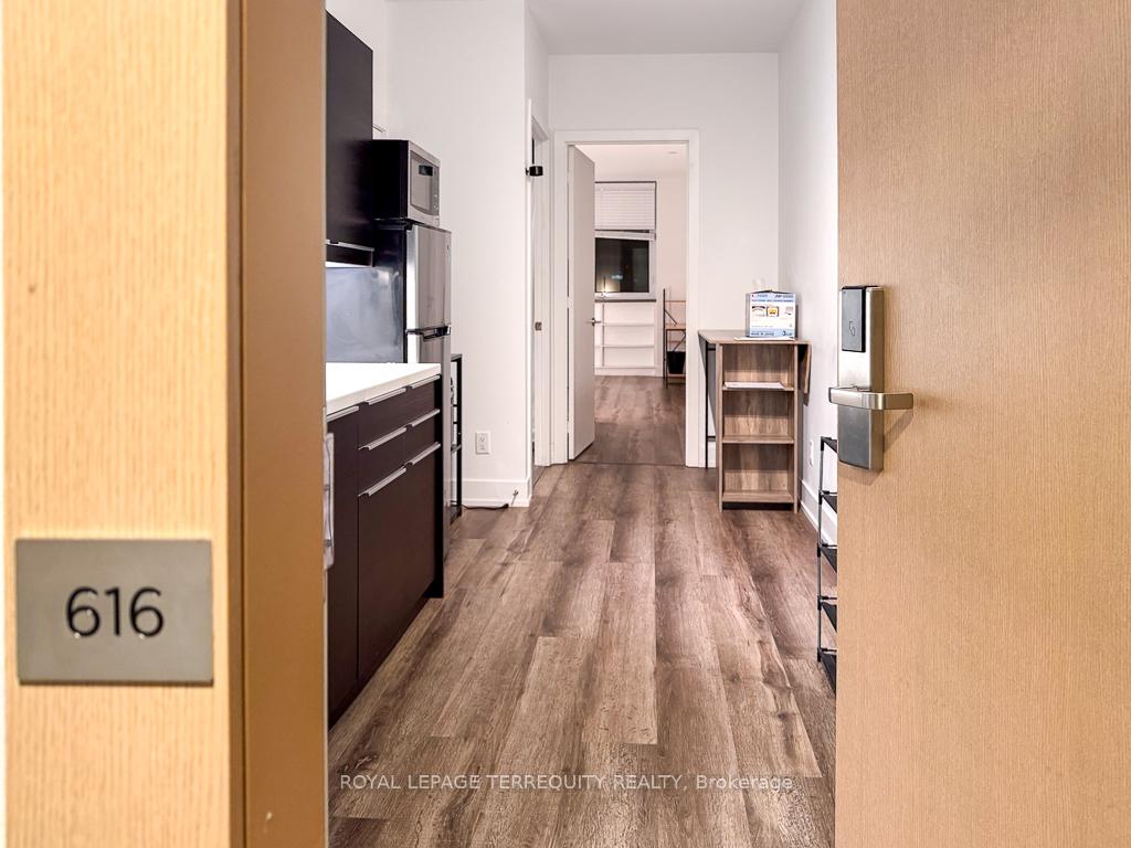 7-grenville-street-toronto-ontario-c12883568
