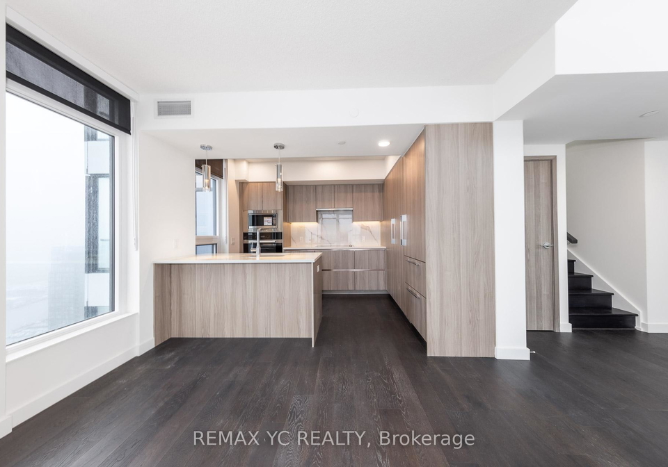 1-concord-city-place-way-toronto-ontario-c12883702