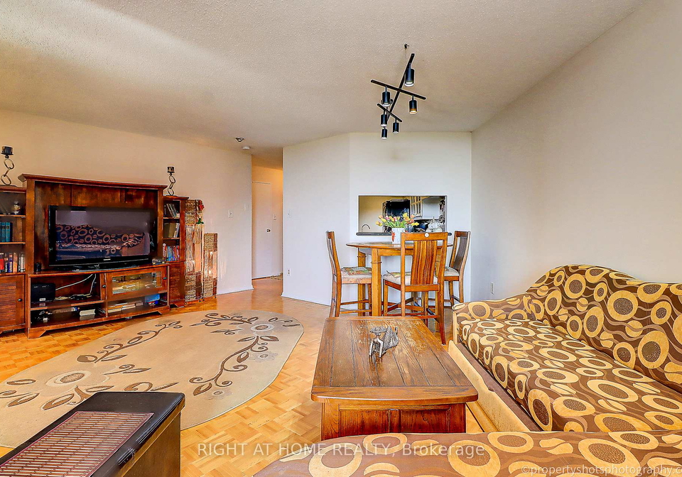 77-maitland-place-toronto-ontario-c12883730