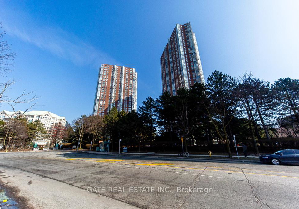 7-concorde-place-north-york-ontario-c12883828