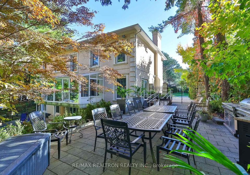 38-saintfield-avenue-e-north-york-ontario-c12884140