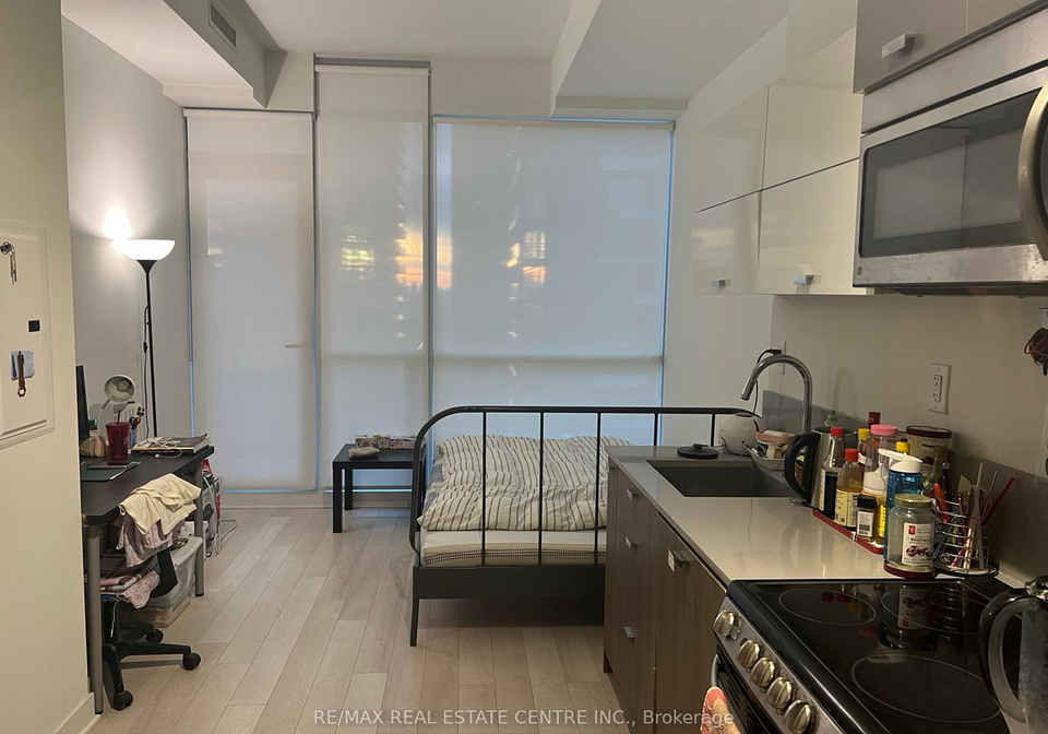 290-adelaide-street-w-toronto-ontario-c12884248