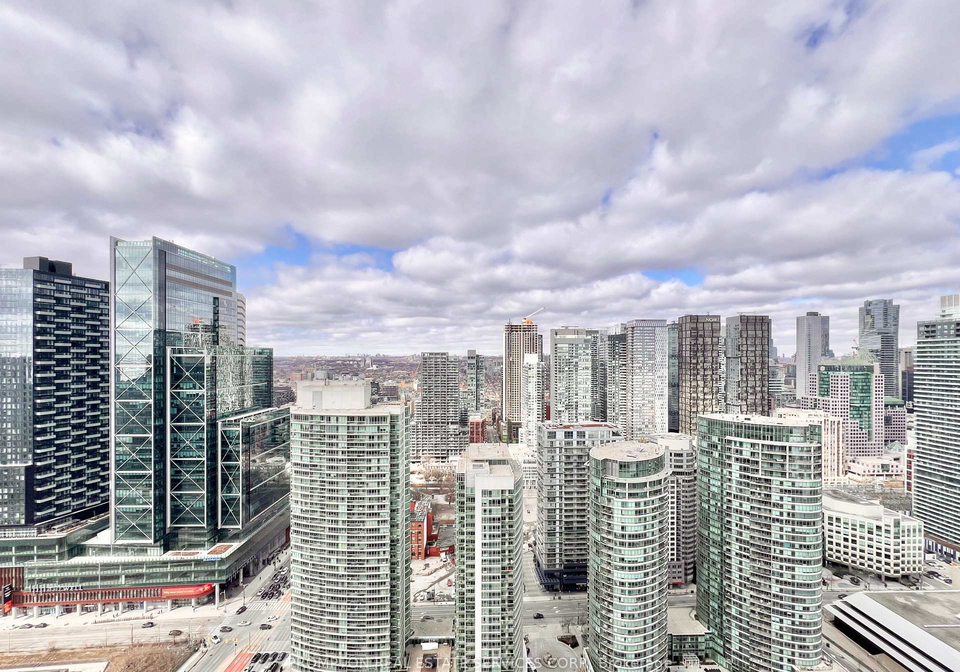 1-concord-cityplace-way-toronto-ontario-c12884312
