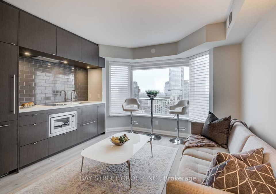 155-yorkville-avenue-toronto-ontario-c12884334