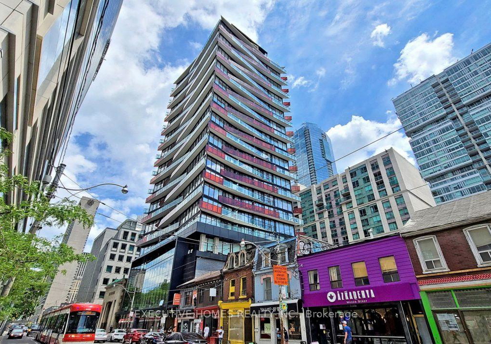 215-queen-street-w-toronto-ontario-c12884926