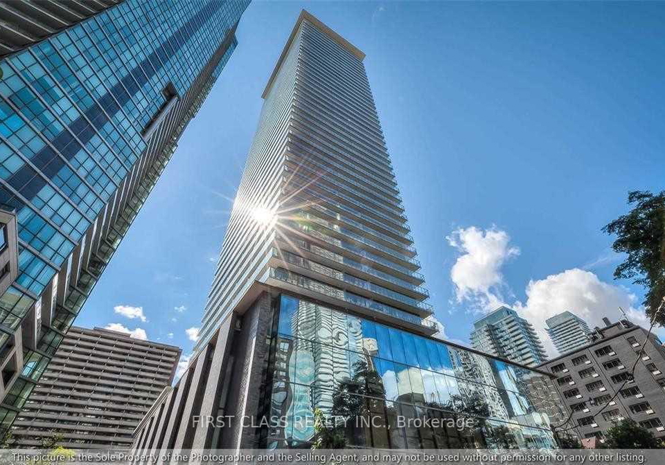 33-charles-street-e-toronto-ontario-c12885052