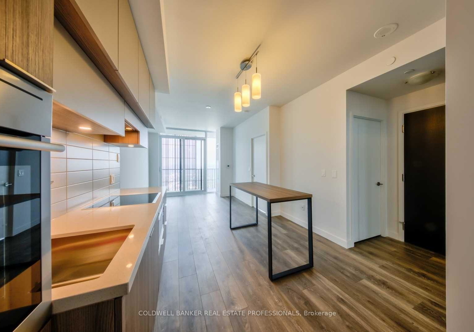 8-eglinton-avenue-e-toronto-ontario-c12885326