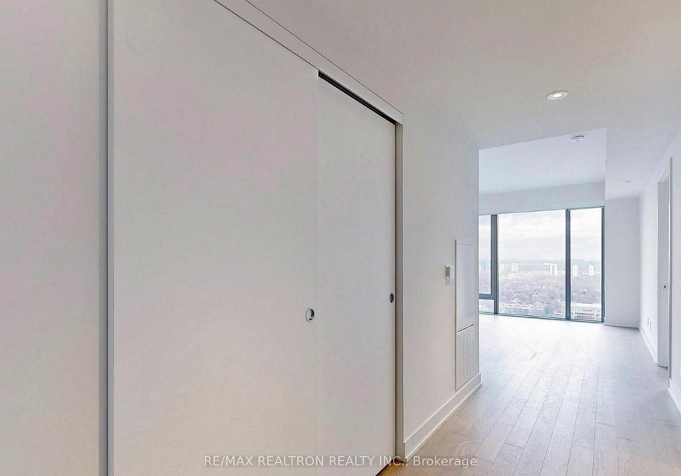 8-cumberland-street-toronto-ontario-c12885452