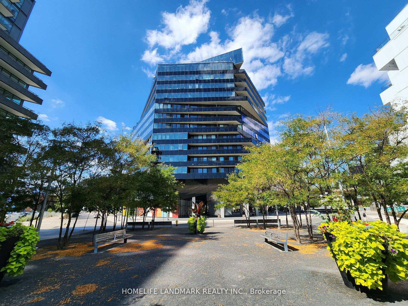 21-lawren-harris-square-toronto-ontario-c12885536