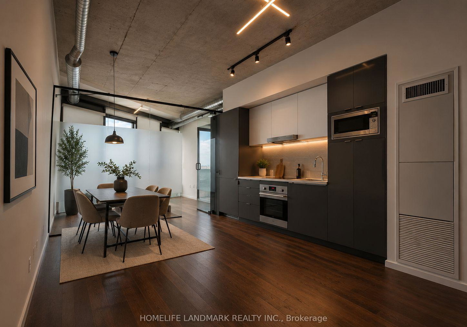 21-lawren-harris-square-toronto-ontario-c12885536
