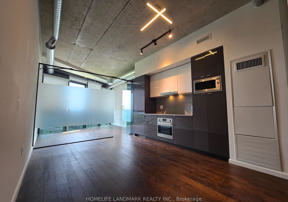 21-lawren-harris-square-toronto-ontario-c12885536