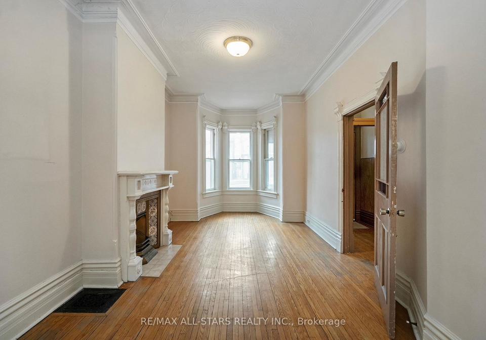 271-lisgar-street-toronto-ontario-c12885568