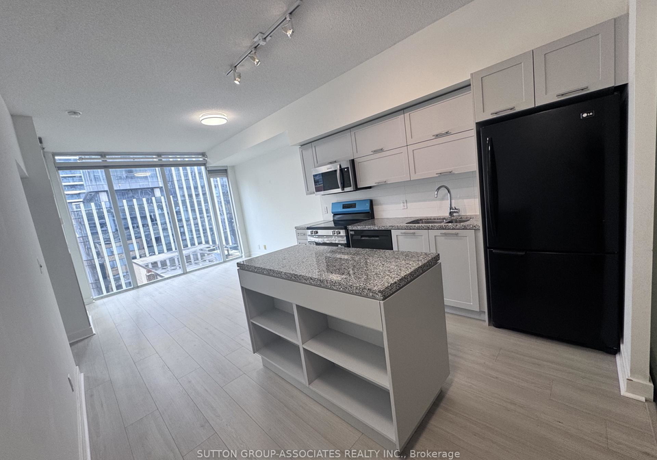 21-nelson-street-toronto-ontario-c12885616