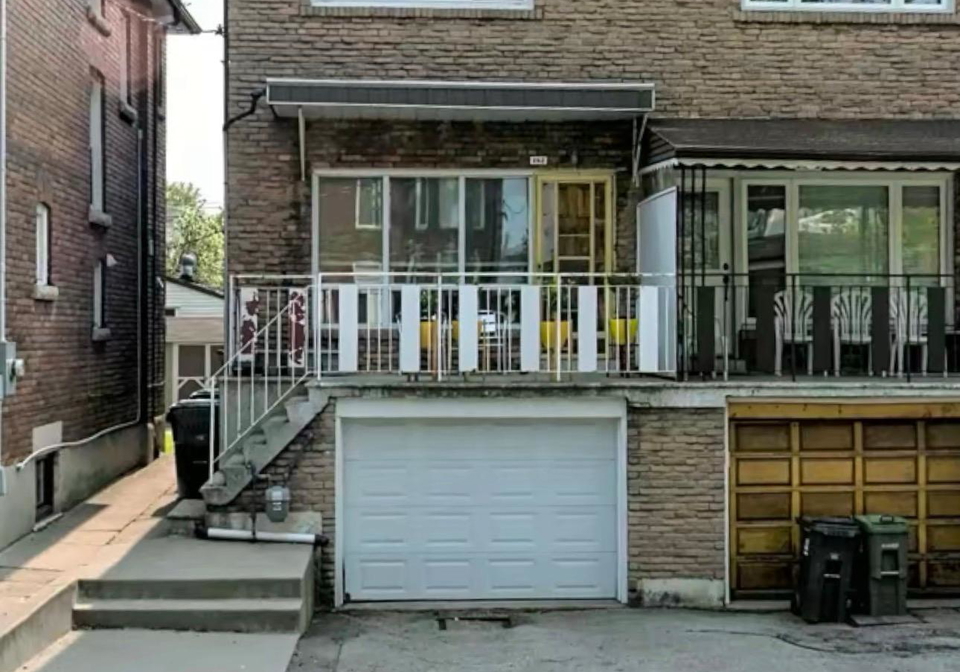 182-st-clarens-avenue-toronto-ontario-c12885654