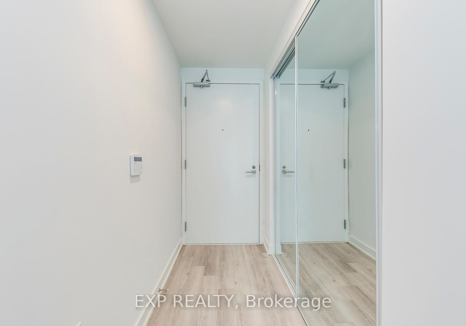 230-simcoe-street-toronto-ontario-c12885738