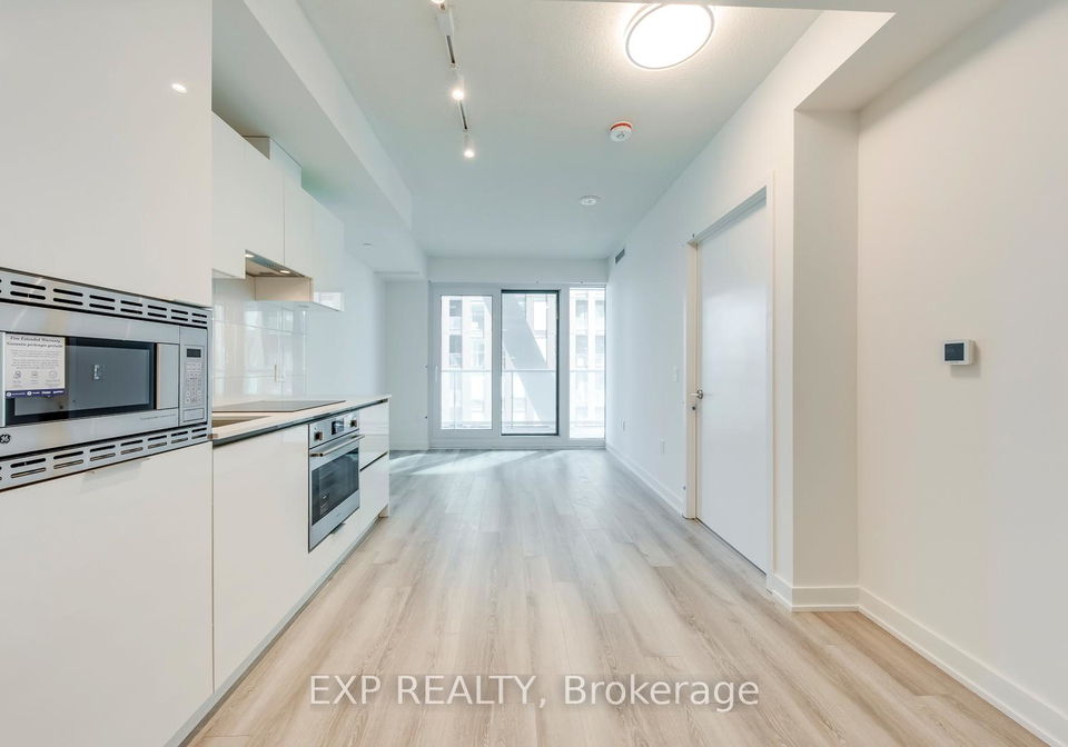 230-simcoe-street-toronto-ontario-c12885738