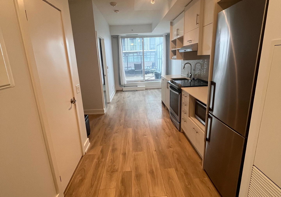 128-fairview-mall-drive-north-york-ontario-c12886038