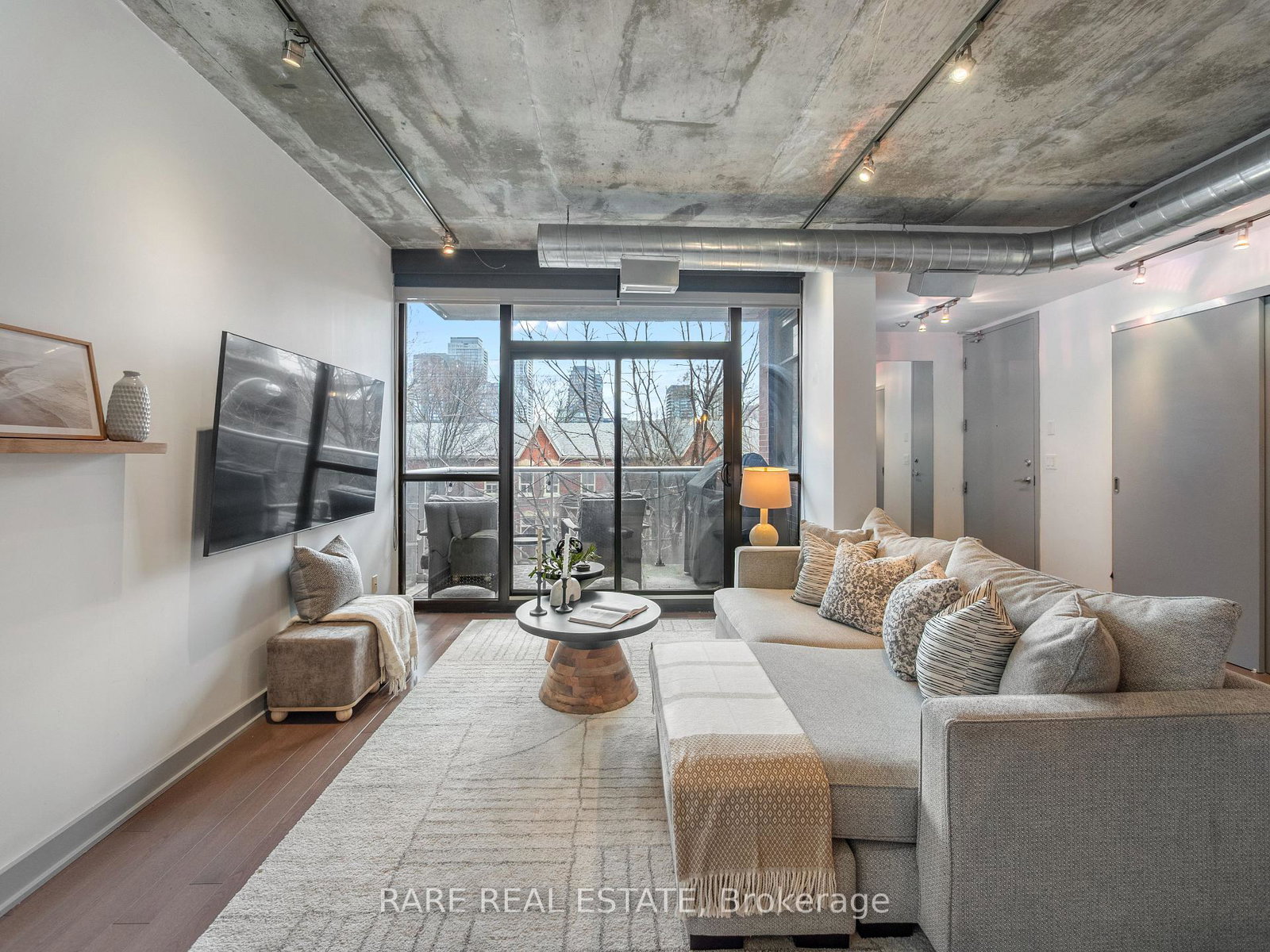 60-niagara-street-toronto-ontario-c12886098