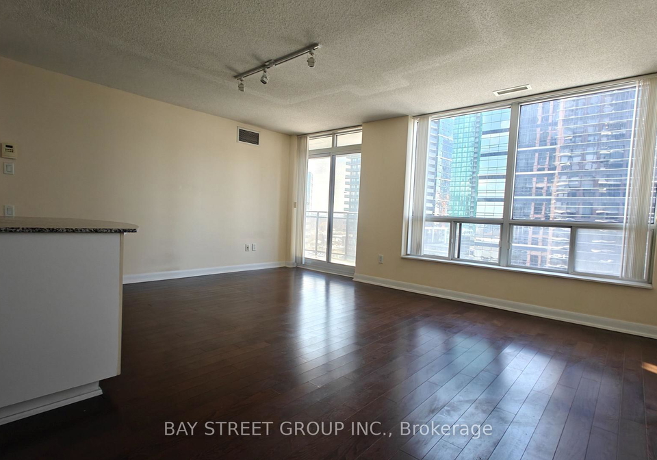 33-sheppard-avenue-e-north-york-ontario-c12886140