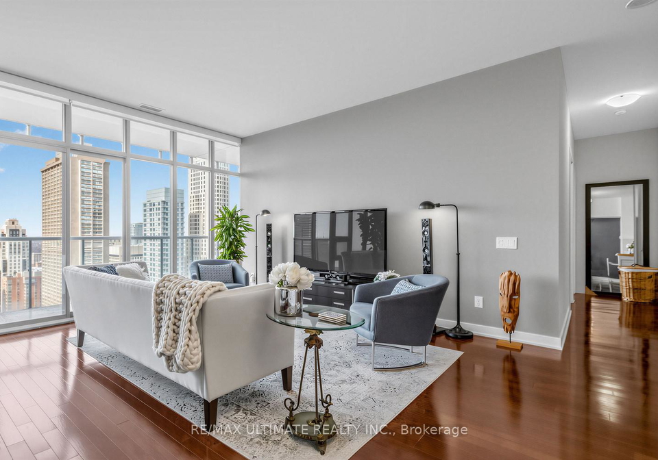 33-charles-street-e-toronto-ontario-c12886356