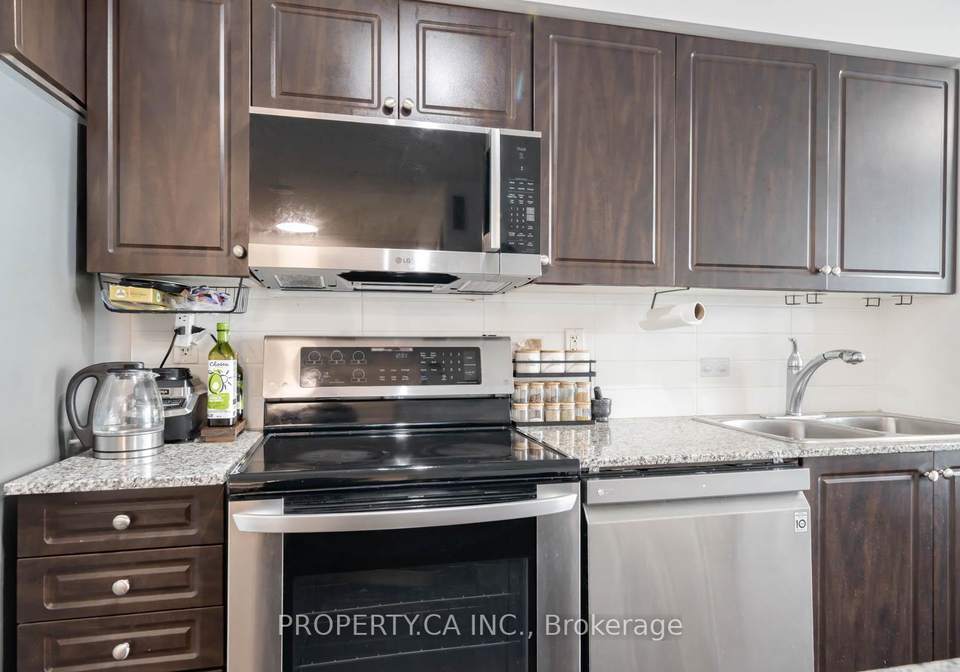 209-fort-york-boulevard-toronto-ontario-c12886748