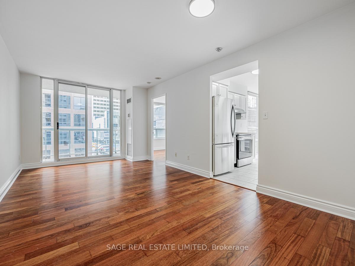 43-eglinton-avenue-e-toronto-ontario-c12886794