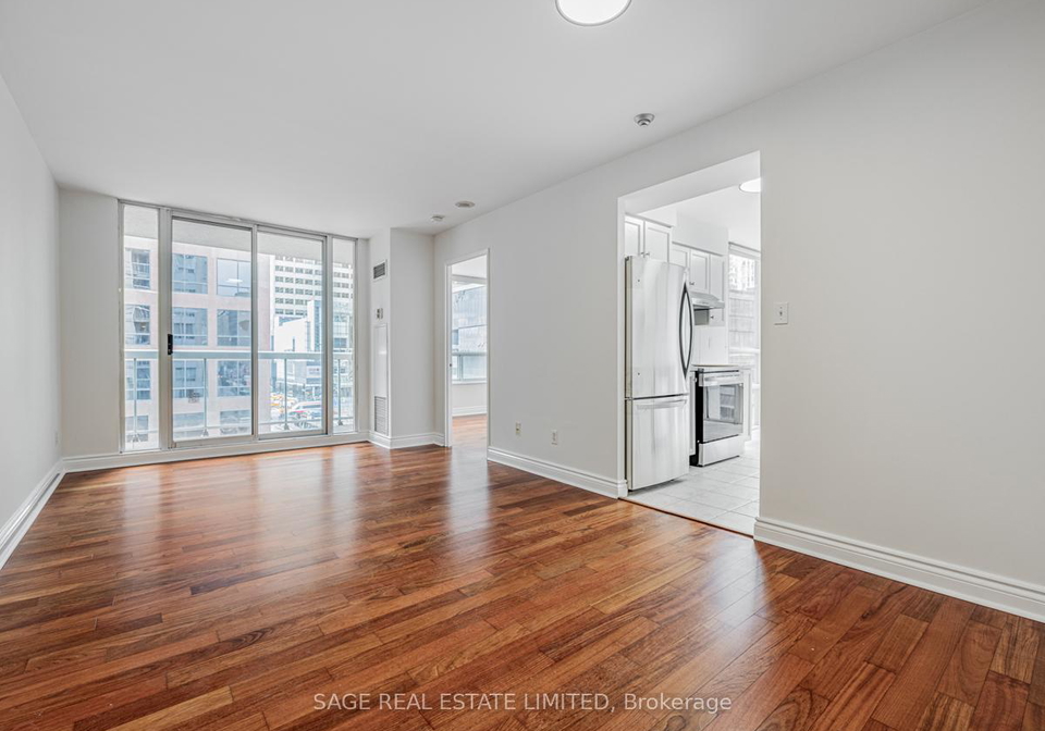 43-eglinton-avenue-e-toronto-ontario-c12886794
