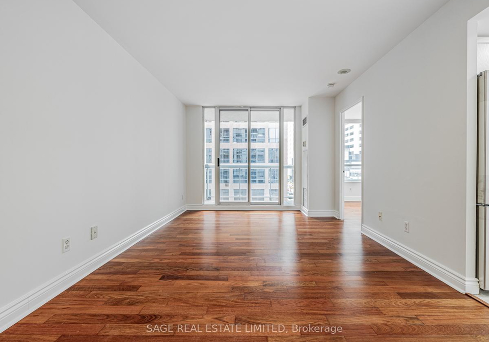 43-eglinton-avenue-e-toronto-ontario-c12886794