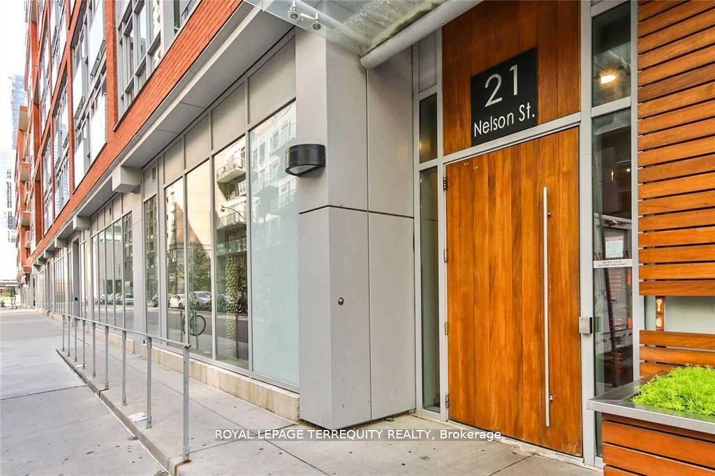 21-nelson-street-toronto-ontario-c12886920