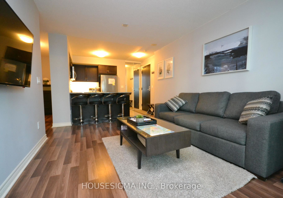 19-grand-trunk-crescent-toronto-ontario-c12887032