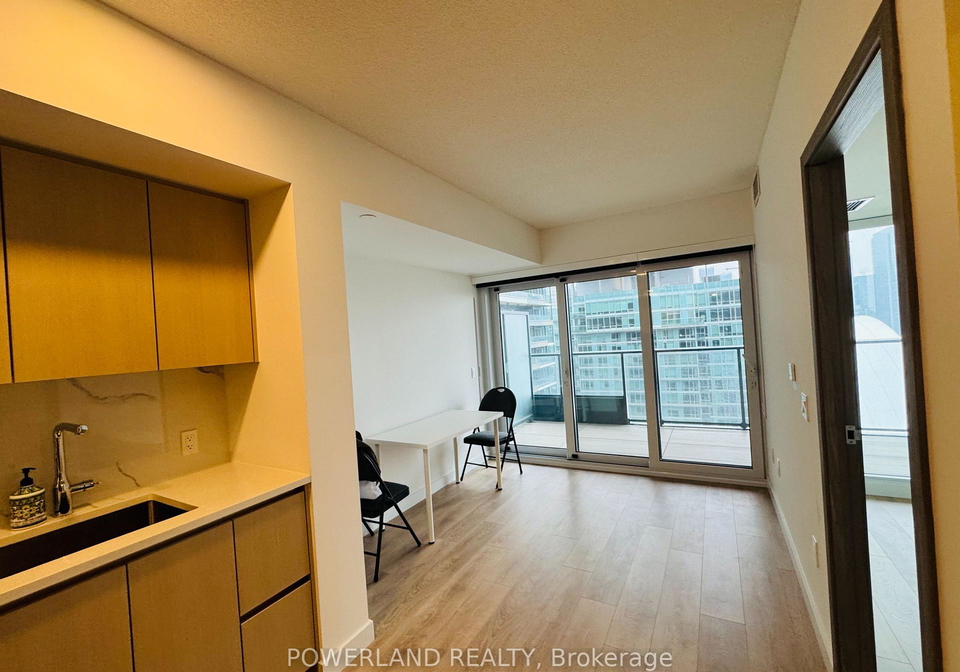 3-concord-cityplace-way-toronto-ontario-c12887410
