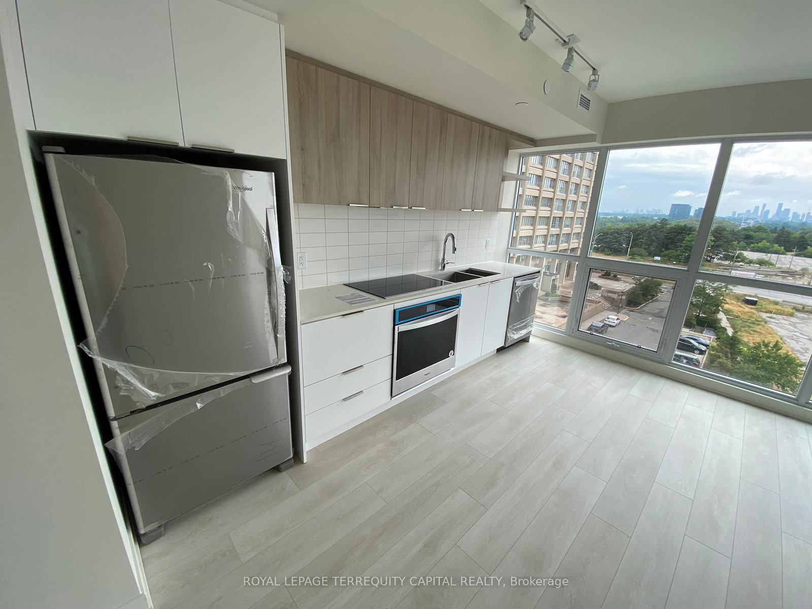 6-sonic-way-east-york-ontario-c12887490