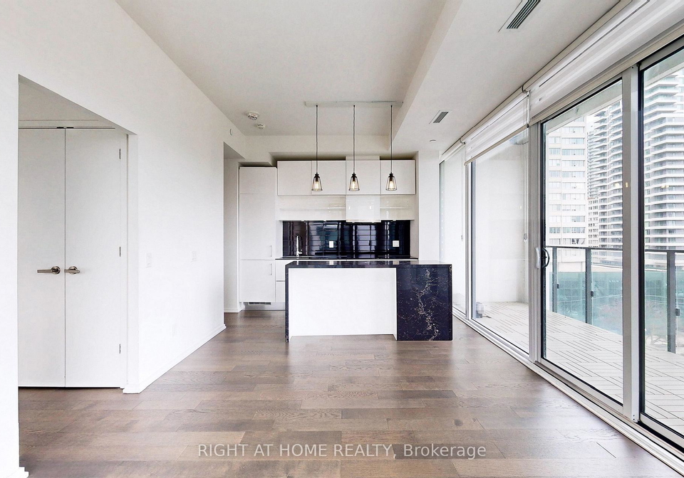 5-soudan-avenue-toronto-ontario-c12887668
