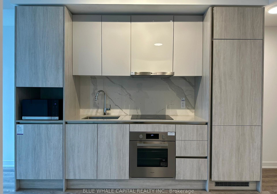 180-front-street-e-toronto-ontario-c12887798
