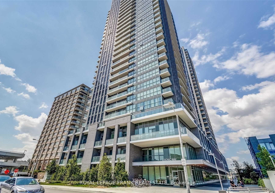 6-sonic-way-east-york-ontario-c12887844