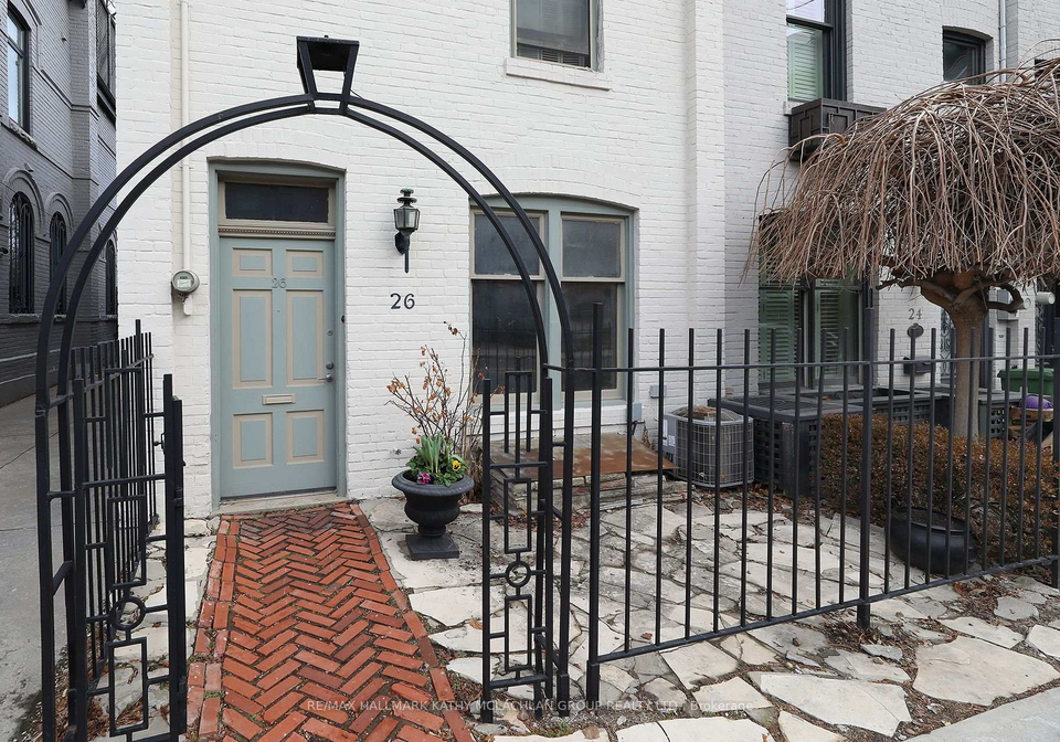 26-belmont-street-toronto-ontario-c12887920