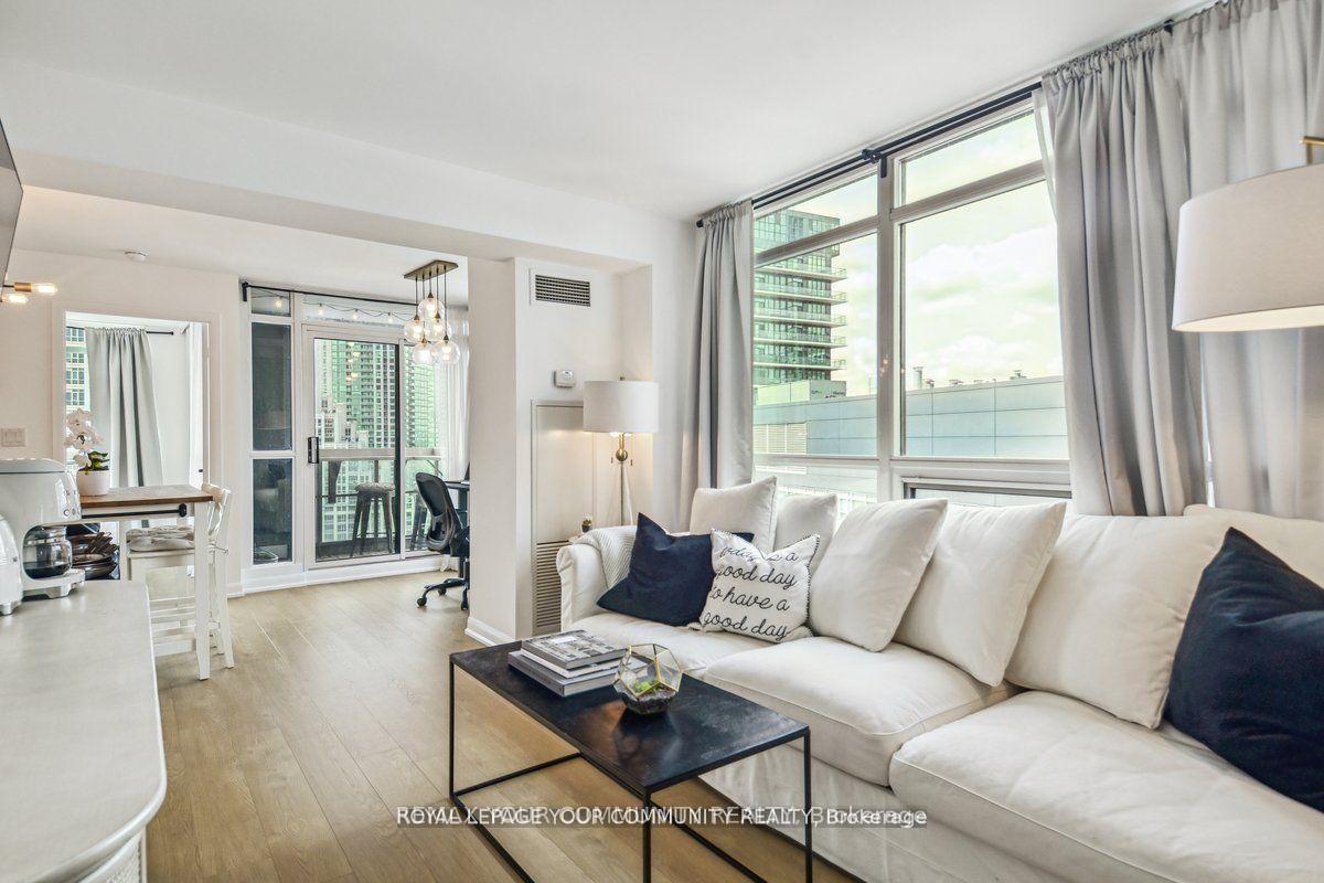 600-fleet-street-toronto-ontario-c12888470