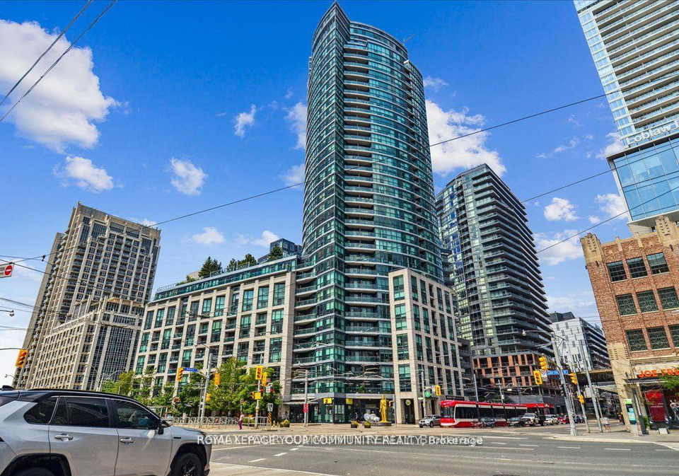 600-fleet-street-toronto-ontario-c12888470