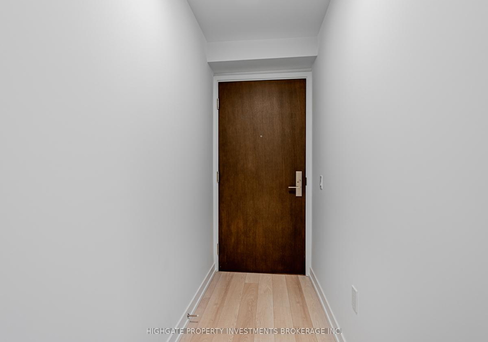 39-roehampton-avenue-toronto-ontario-c12888528
