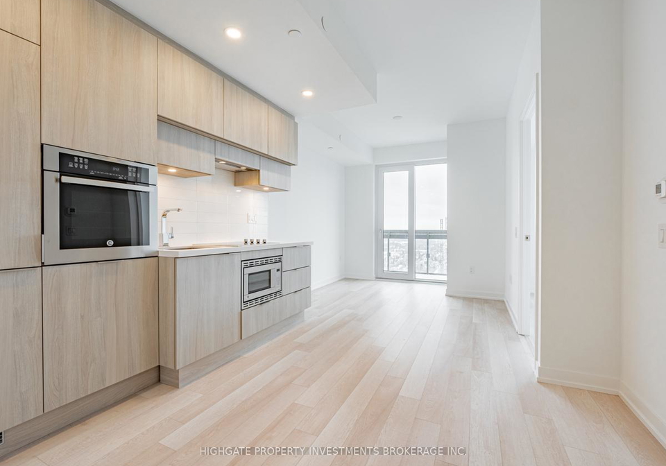 39-roehampton-avenue-toronto-ontario-c12888528