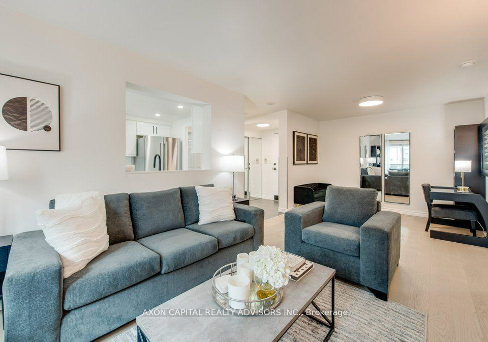 168-simcoe-street-toronto-ontario-c12888856